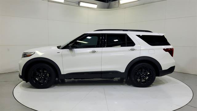 Used 2024 Ford Explorer ST-Line w/ Class IV Trailer Tow Package RWD image 5