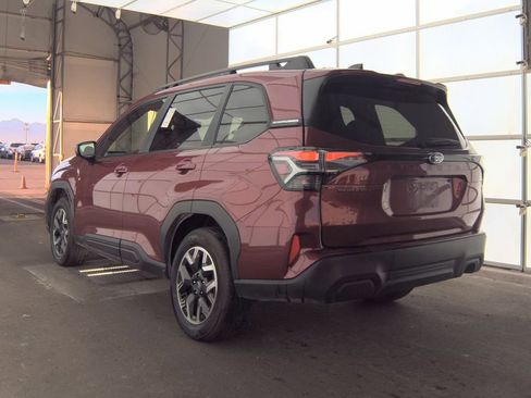 Used 2025 Subaru Forester Premium image 4