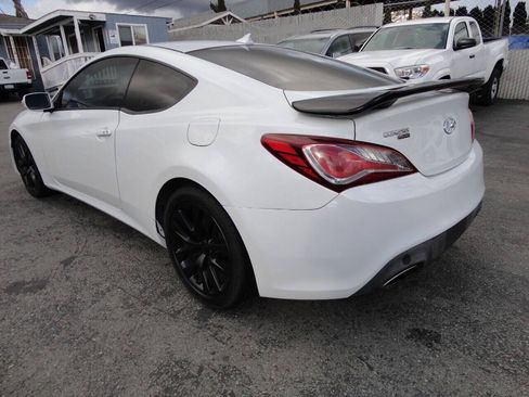 Used 2016 Hyundai Genesis 3.8 RWD image 5