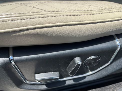 Used 2019 Ford Expedition Platinum AWD/4WD image 11
