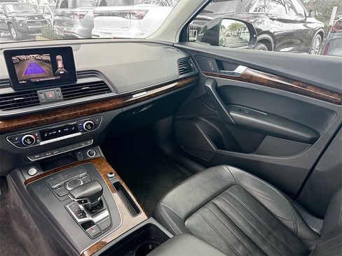 Used 2018 Audi Q5 2.0T Premium w/ Convenience Package image 23