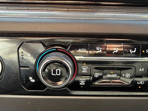 Used 2023 Chevrolet Silverado 1500 LT AWD/4WD image 21