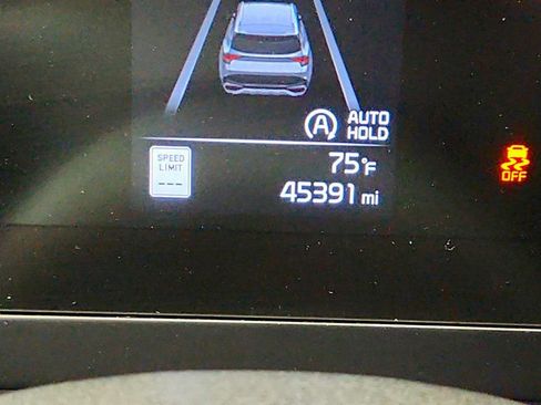 Used 2024 Kia Sportage LX image 14