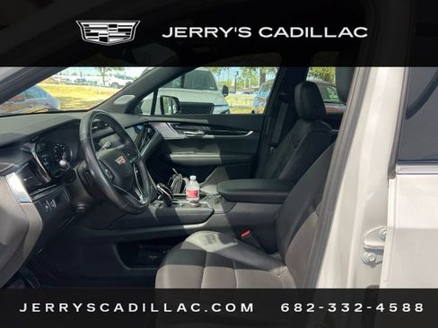 Used 2024 Cadillac XT6 Premium Luxury w/ LPO, Floor Liner Package FWD image 7