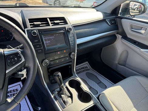 Used 2017 Toyota Camry SE image 22