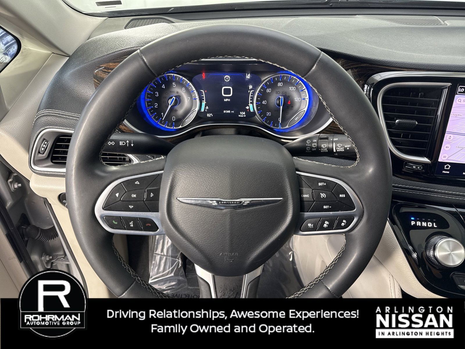 Used 2023 Chrysler Pacifica Limited FWD image 11