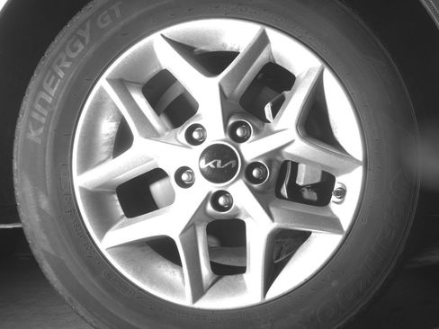 Used 2025 Kia Soul LX w/ LX Technology Package FWD image 19
