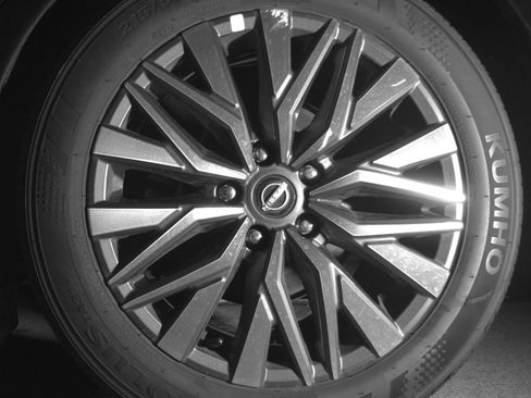 Used 2025 Nissan Altima 2.5 SV FWD image 17