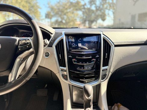 Used 2014 Cadillac SRX FWD image 16