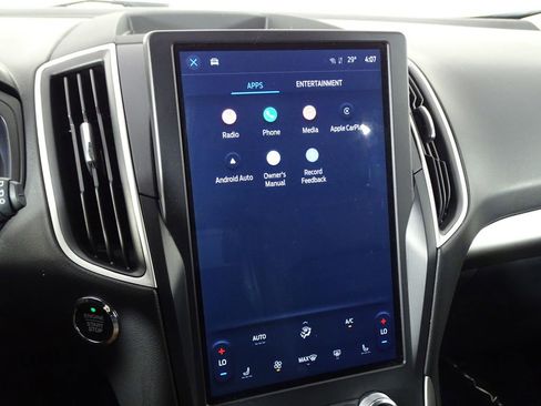 Used 2024 Ford Edge SEL image 35