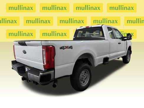 New 2026 Ford F250 XL w/ XL Chrome Package image 3