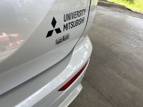 Used 2023 Mitsubishi Outlander SE FWD image 16