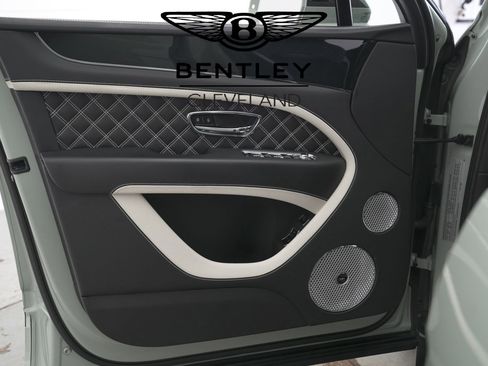 Used 2023 Bentley Bentayga Speed image 24