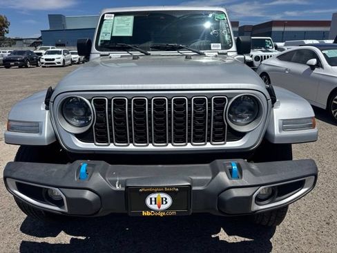 Used 2024 Jeep Wrangler Unlimited Sahara AWD/4WD image 2