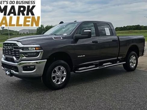 Used 2025 RAM 2500 Big Horn AWD/4WD image 4