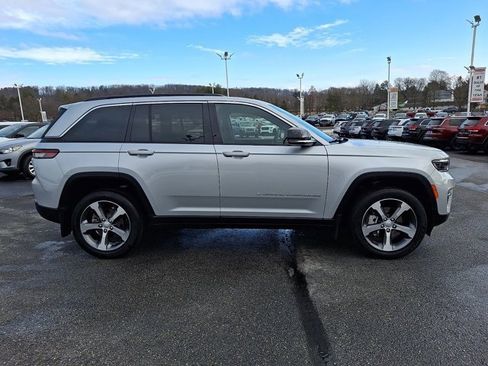 Certified 2025 Jeep Grand Cherokee Limited w/ Trailer Tow Package image 11