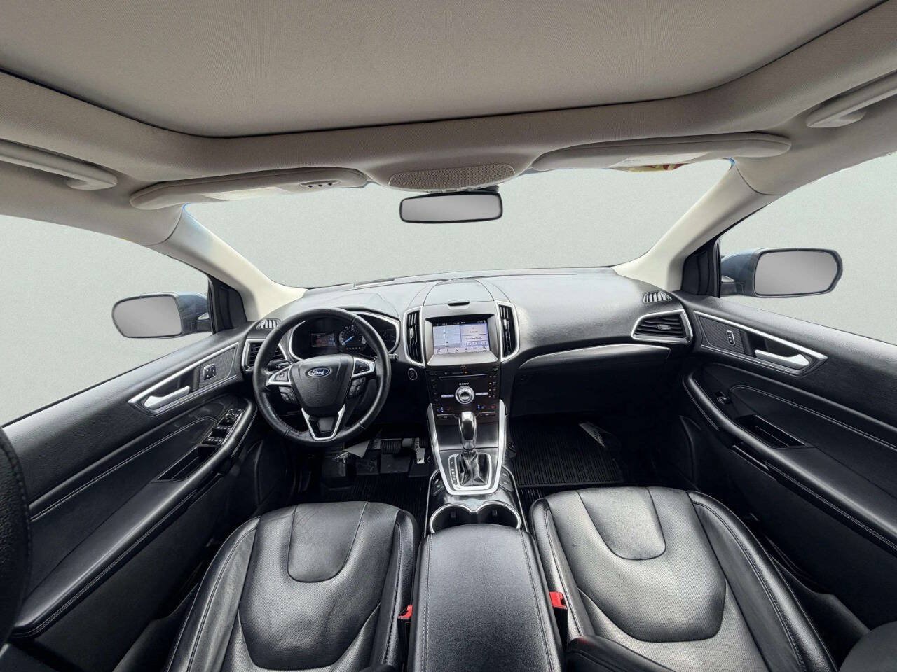 Used 2018 Ford Edge Titanium w/ Equipment Group 302A AWD/4WD image 29