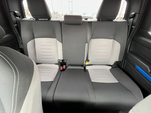 Used 2025 Toyota Tacoma TRD Off-Road image 38