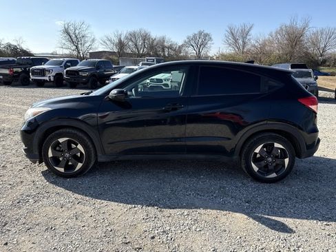 Used 2018 Honda HR-V EX image 3
