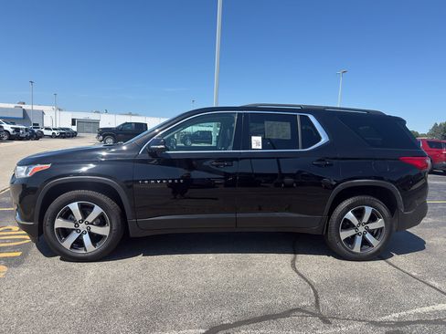 Used 2020 Chevrolet Traverse LT w/ LT Premium Package AWD/4WD image 6