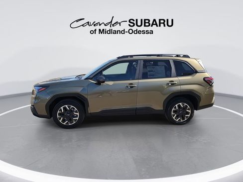 Used 2025 Subaru Forester Premium image 5