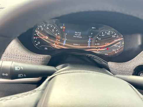 Used 2024 Jeep Compass Latitude image 14