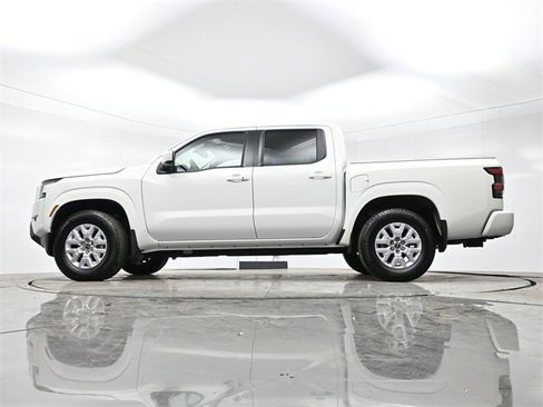 Used 2024 Nissan Frontier SV w/ SV Convenience Package image 24