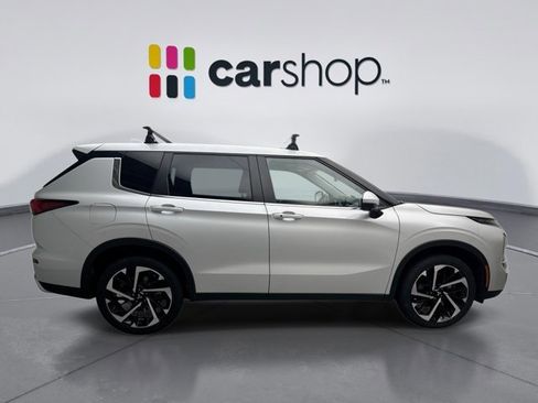 Used 2023 Mitsubishi Outlander SE AWD/4WD image 6