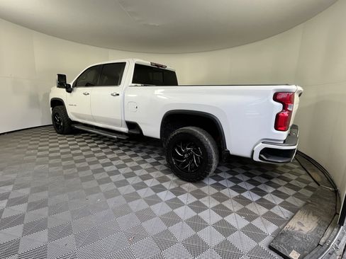 Used 2021 Chevrolet Silverado 2500 High Country w/ Z71 Off-Road Package AWD/4WD image 3