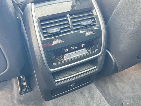 Used 2022 BMW X5 sDrive40i w/ M Sport Package image 12