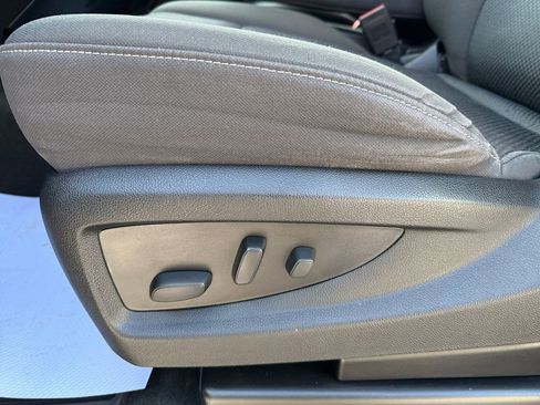 Used 2017 GMC Sierra 1500 SLE w/ SLE Value Package image 14