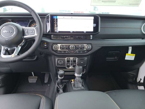 New 2026 Jeep Wrangler Sahara AWD/4WD image 18