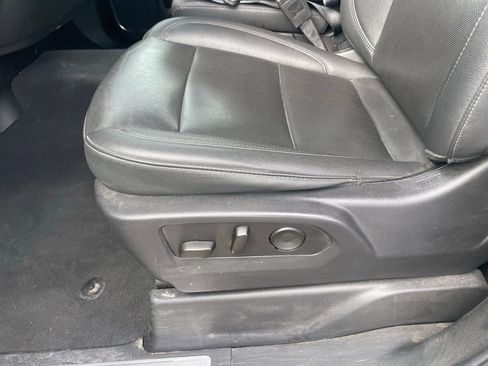 Used 2025 GMC Sierra 1500 SLT RWD image 11