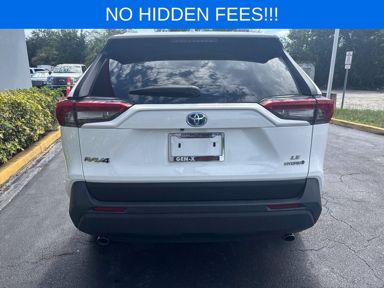Used 2021 Toyota RAV4 LE AWD/4WD image 5