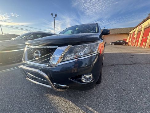 Used 2015 Nissan Pathfinder SV w/ Cargo Package image 10
