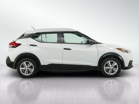 Used 2019 Nissan Kicks S FWD image 6