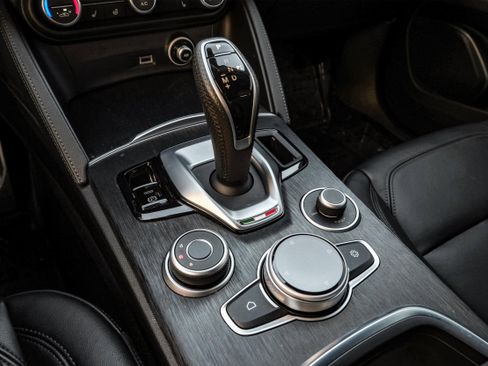 Used 2022 Alfa Romeo Stelvio Sprint image 22