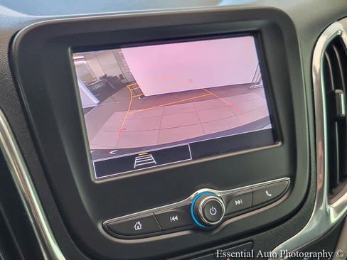 Used 2022 Chevrolet Equinox LS FWD image 16