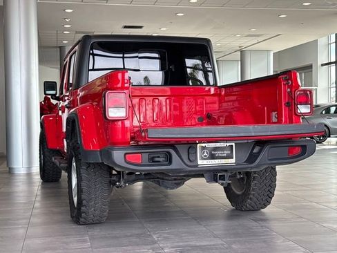 Used 2023 Jeep Gladiator Sport image 5