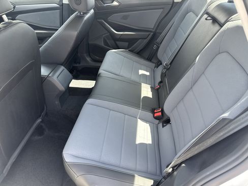 Used 2025 Volkswagen Jetta SE FWD image 6