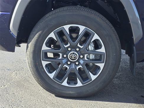 Used 2024 Toyota Tundra Limited image 14