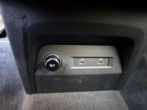 Used 2023 Audi e-tron S Premium Plus w/ Black Optic Package image 33