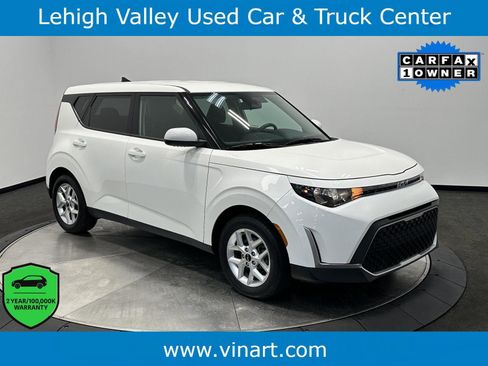 Used 2023 Kia Soul LX w/ LX Technology Package FWD image 1