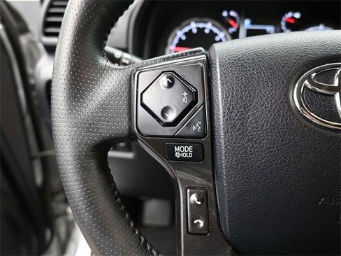 Used 2022 Toyota 4Runner TRD Off-Road image 6