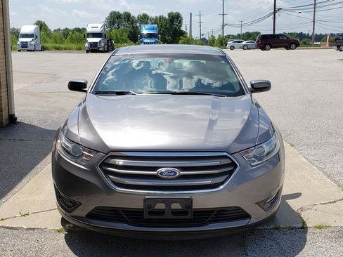 Used 2014 Ford Taurus SEL w/ Equipment Group 201A FWD image 9