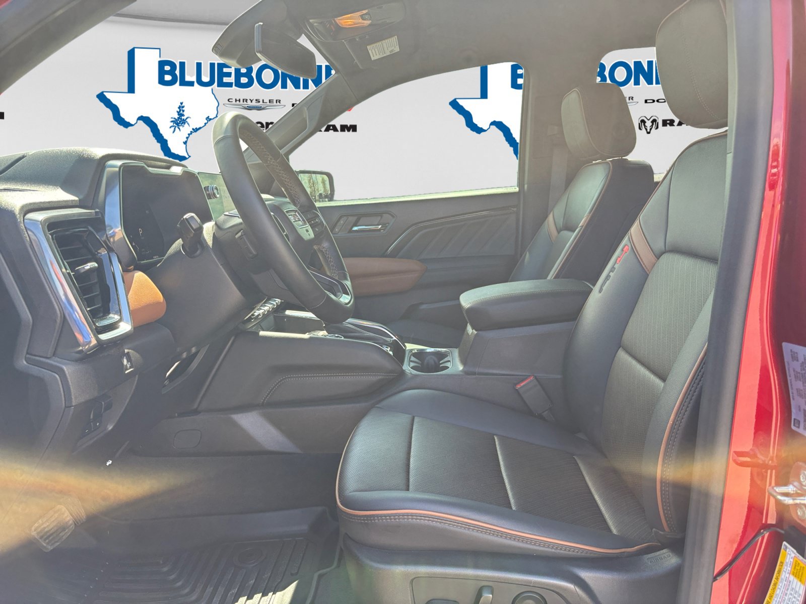 Used 2024 GMC Canyon AT4 w/ AT4 Premium Package AWD/4WD image 11