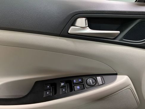 Used 2021 Hyundai Tucson SE image 23