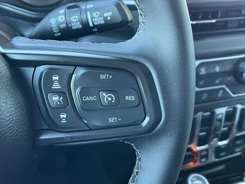 New 2026 Jeep Wrangler Unlimited Rubicon w/ Technology Group image 32