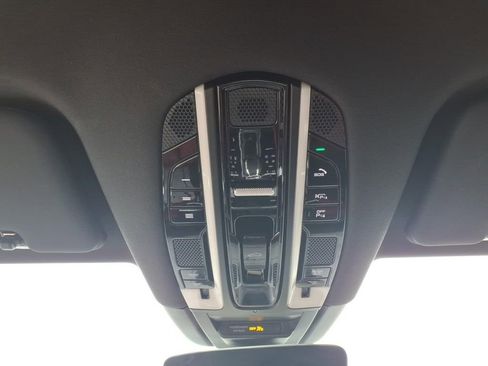 Used 2023 Porsche Cayenne AWD/4WD image 27