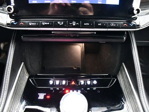 Used 2022 Jeep Wagoneer Series II w/ Flexible Seating Group image 14